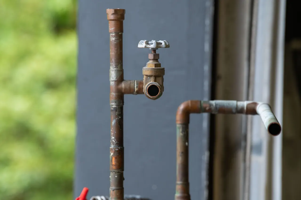 Water supply valve and copper pipes